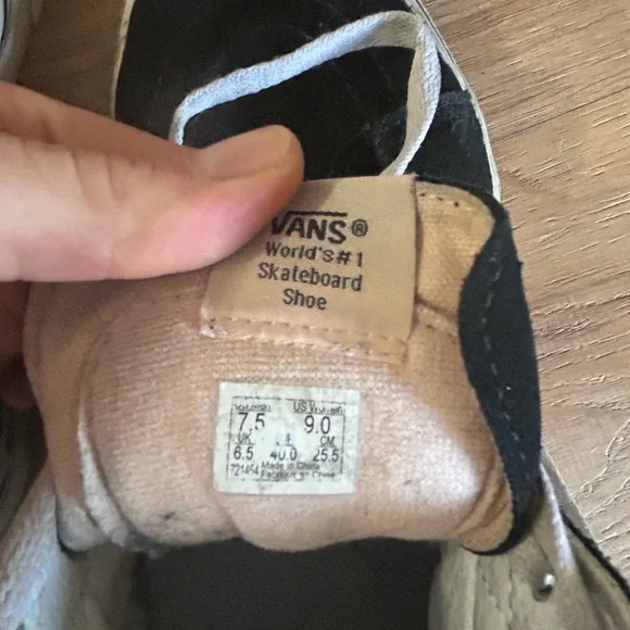 Artistic High-Top Sneakers with Unique Design - Picture 4 of 6